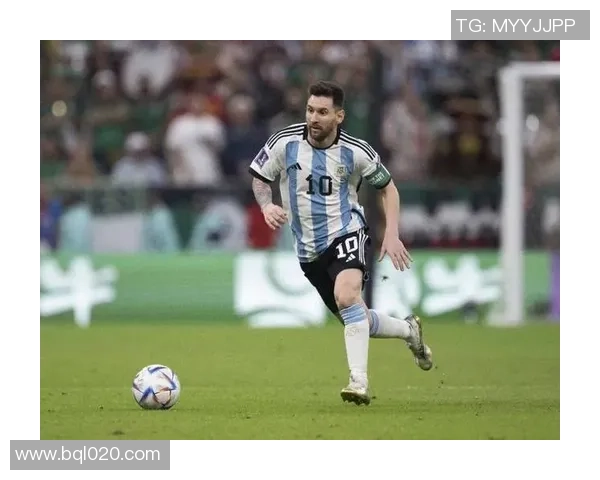 足球明星小梅西的传奇之路与未来展望：从天才少年到世界巨星的成长故事